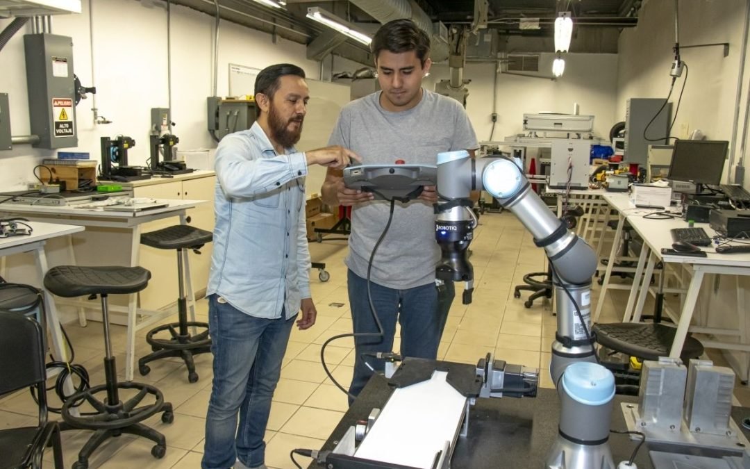 Planes listos: así se capacitará al talento UDEM ante la llegada de Tesla