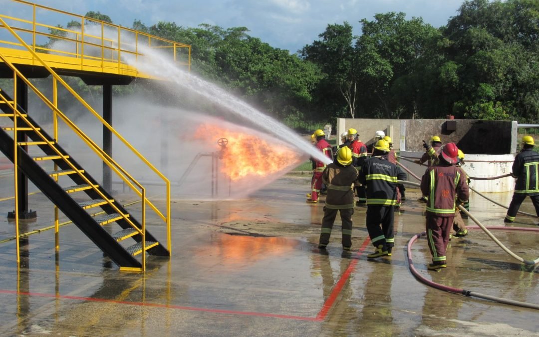 Universidad de Texas capacitará 300 bomberos de LATAM en Cartagena de Indias