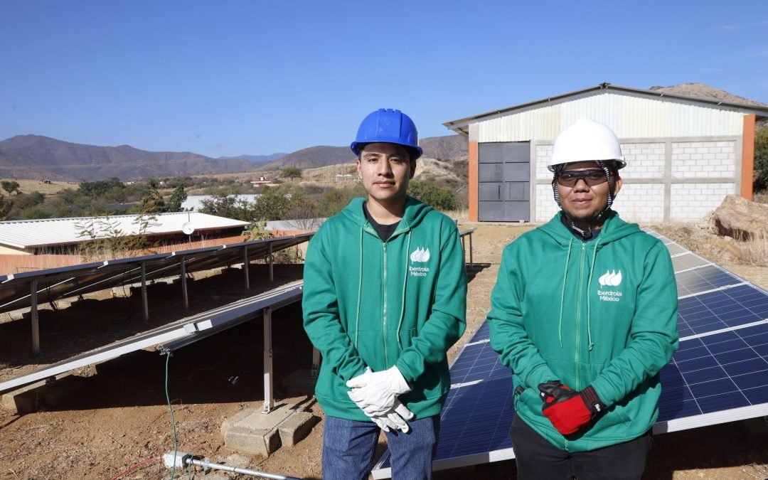 Iberdrola México entrega 17 becas a estudiantes de Oaxaca
