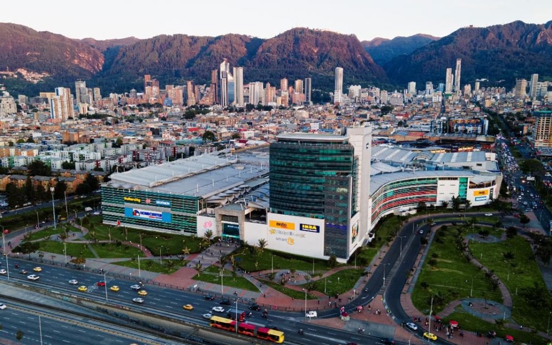 Mallplaza y Coordinadora anuncian alianza para que clientes puedan enviar y recibir paquetes en centros comerciales