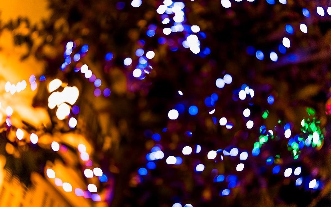 ¿Cómo recorrer los alumbrados navideños de una forma práctica y sostenible?